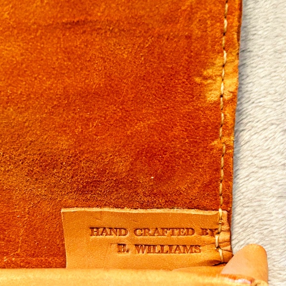 SHOULDER BAG, LEATHER, HANDMADE WITH HAND CUT FRINGE & HIDDEN-END BRAID, 9 ¼ x 9 - Picture 10 of 10